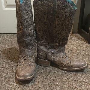 Embroidered Western Cowboy Boots